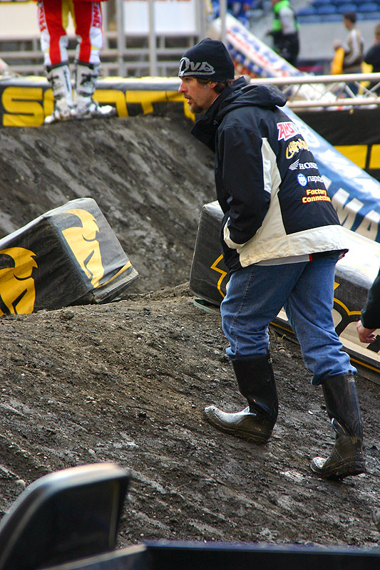 I wonder who Kevin Windham's galoshes sponsor is?